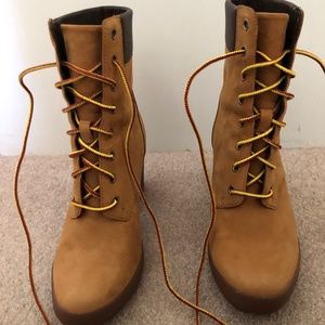 Timberland women’s shoes size 7.5